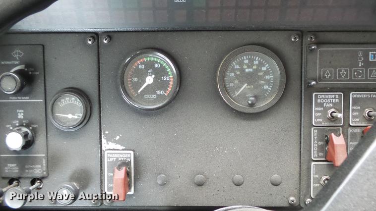 image for item DC3236 2002 Gillig C20B096N4 transit bus