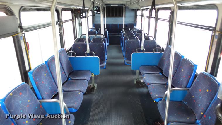 image for item DC3236 2002 Gillig C20B096N4 transit bus