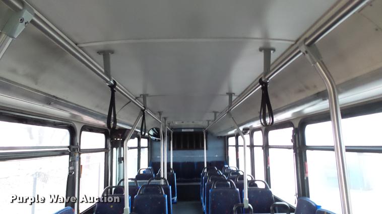 image for item DC3236 2002 Gillig C20B096N4 transit bus