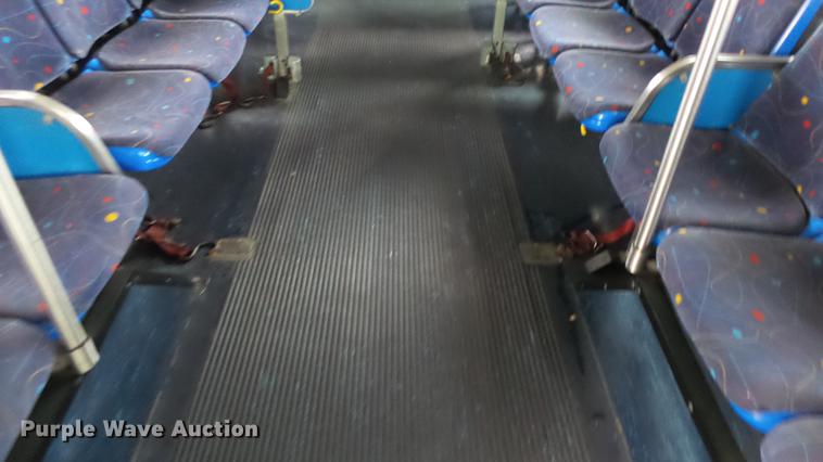 image for item DC3236 2002 Gillig C20B096N4 transit bus