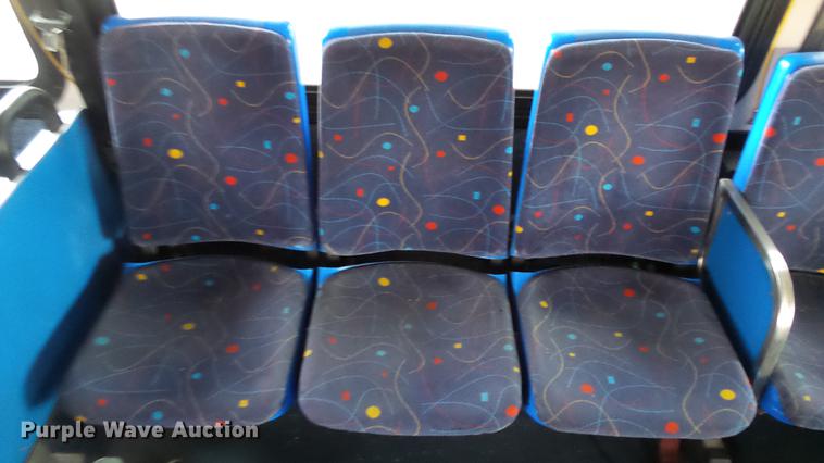 image for item DC3236 2002 Gillig C20B096N4 transit bus