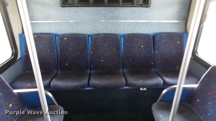 image for item DC3236 2002 Gillig C20B096N4 transit bus