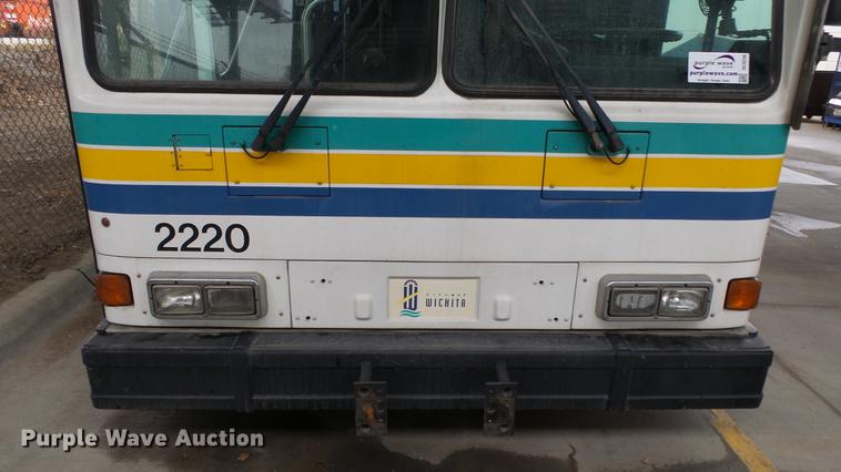 image for item DC3236 2002 Gillig C20B096N4 transit bus