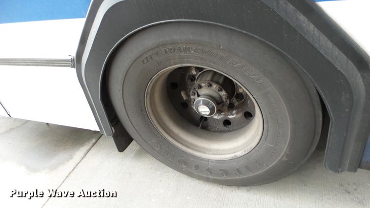 image for item DC3236 2002 Gillig C20B096N4 transit bus