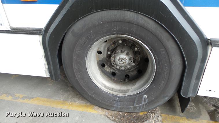 image for item DC3236 2002 Gillig C20B096N4 transit bus