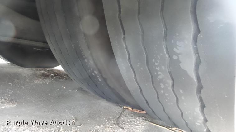 image for item DC3236 2002 Gillig C20B096N4 transit bus