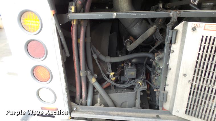 image for item DC3236 2002 Gillig C20B096N4 transit bus