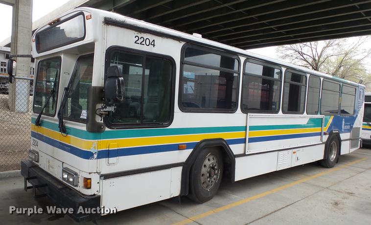 image for item DC3237 2002 Gillig C20B096N4 transit bus