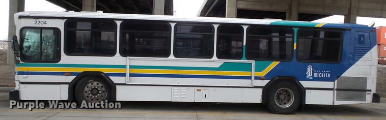 image for item DC3237 2002 Gillig C20B096N4 transit bus