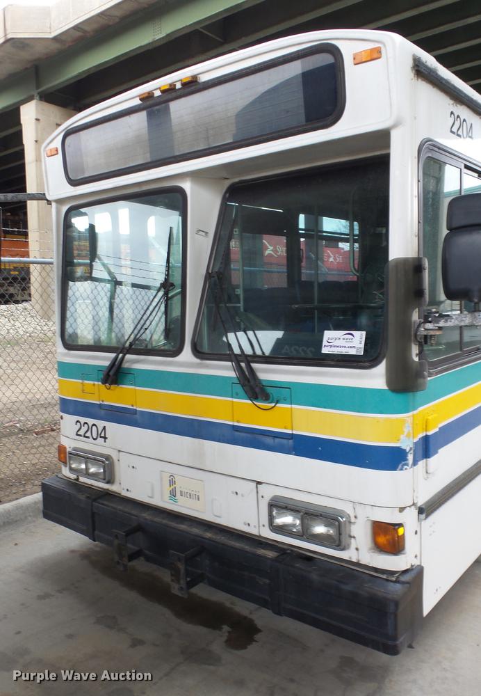 image for item DC3237 2002 Gillig C20B096N4 transit bus