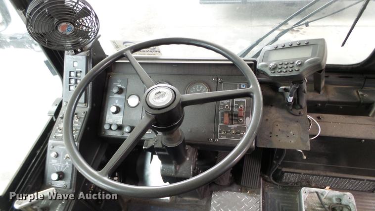 image for item DC3237 2002 Gillig C20B096N4 transit bus