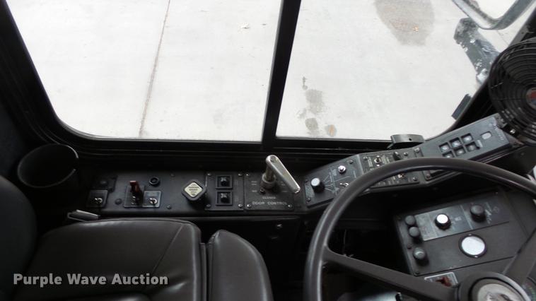 image for item DC3237 2002 Gillig C20B096N4 transit bus