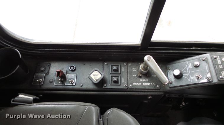 image for item DC3237 2002 Gillig C20B096N4 transit bus