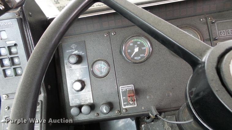 image for item DC3237 2002 Gillig C20B096N4 transit bus