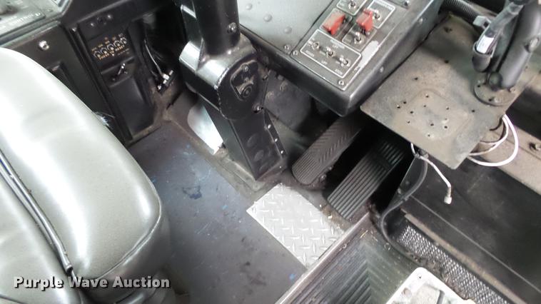 image for item DC3237 2002 Gillig C20B096N4 transit bus