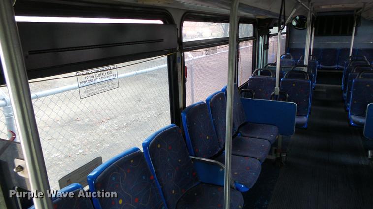 image for item DC3237 2002 Gillig C20B096N4 transit bus