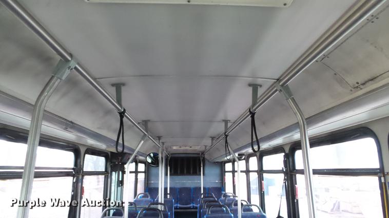 image for item DC3237 2002 Gillig C20B096N4 transit bus