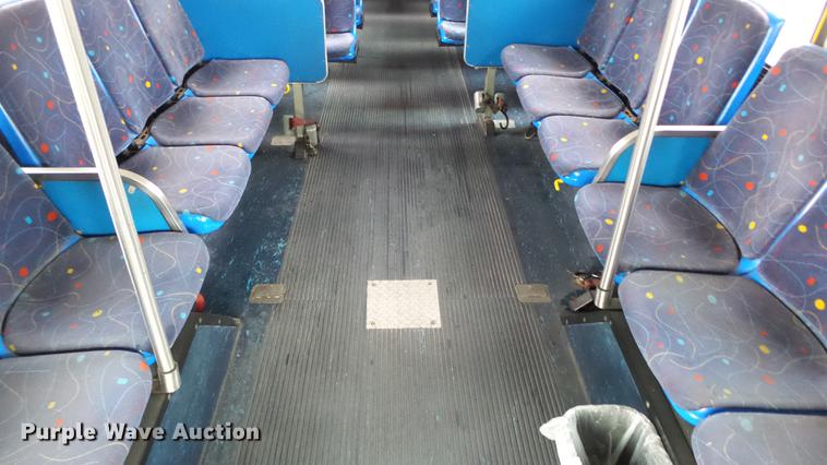 image for item DC3237 2002 Gillig C20B096N4 transit bus