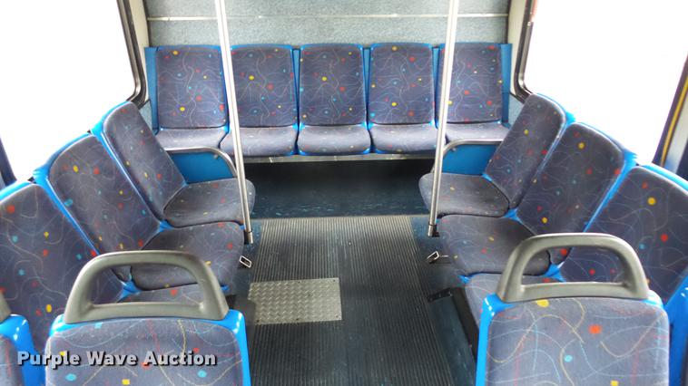 image for item DC3237 2002 Gillig C20B096N4 transit bus