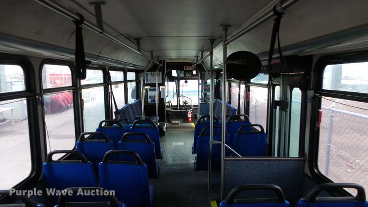 image for item DC3237 2002 Gillig C20B096N4 transit bus