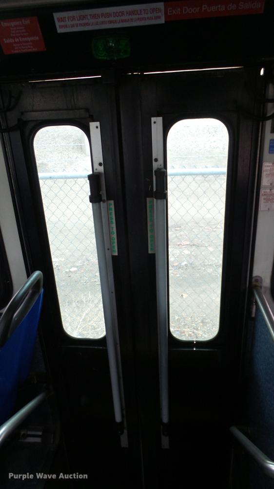 image for item DC3237 2002 Gillig C20B096N4 transit bus