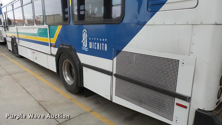 image for item DC3237 2002 Gillig C20B096N4 transit bus