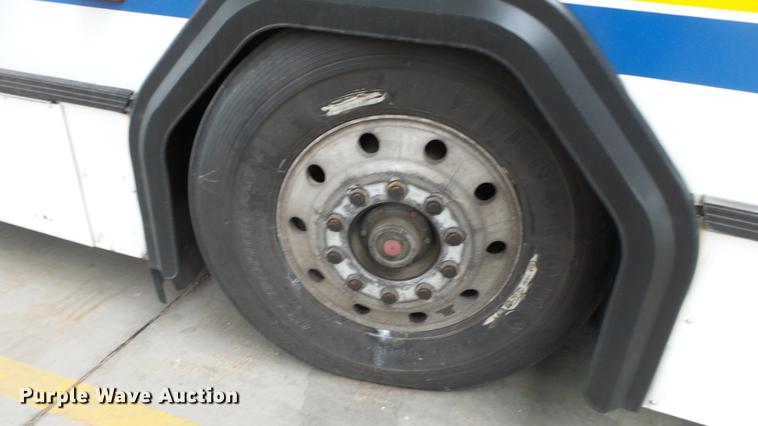 image for item DC3237 2002 Gillig C20B096N4 transit bus