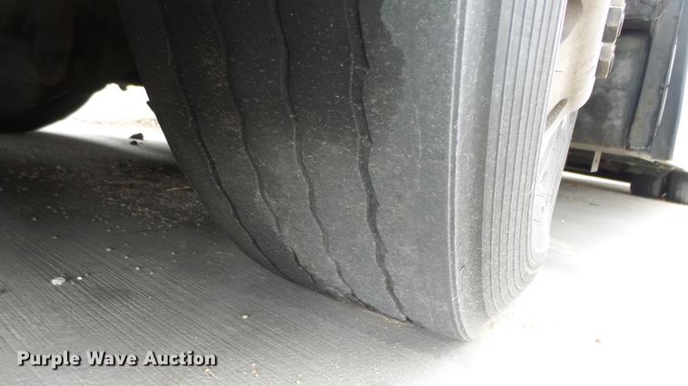 image for item DC3237 2002 Gillig C20B096N4 transit bus