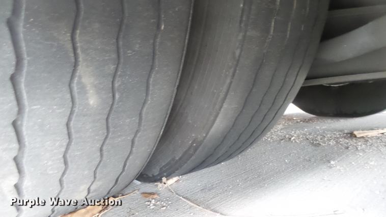 image for item DC3237 2002 Gillig C20B096N4 transit bus