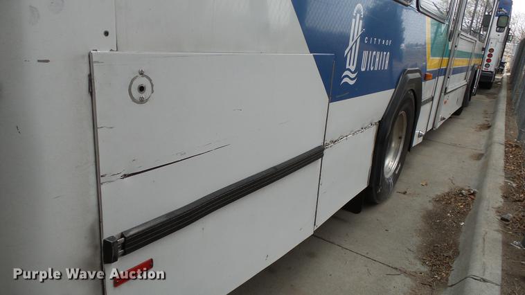 image for item DC3237 2002 Gillig C20B096N4 transit bus