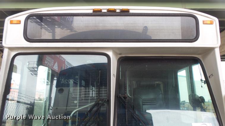 image for item DC3237 2002 Gillig C20B096N4 transit bus