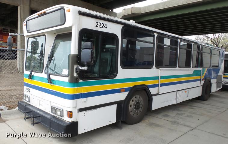 image for item DC3238 2002 Gillig C20B096N4 transit bus