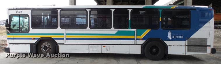 image for item DC3238 2002 Gillig C20B096N4 transit bus