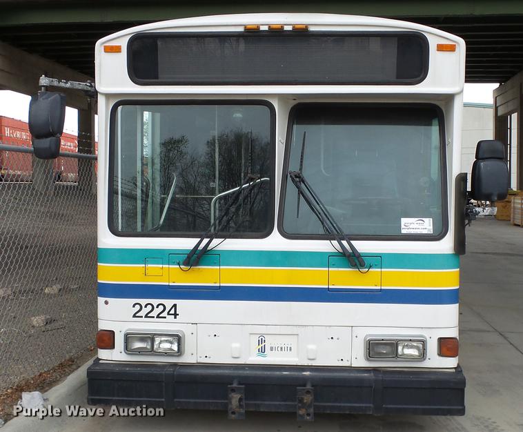 image for item DC3238 2002 Gillig C20B096N4 transit bus