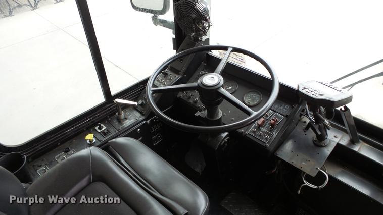 image for item DC3238 2002 Gillig C20B096N4 transit bus