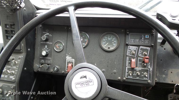 image for item DC3238 2002 Gillig C20B096N4 transit bus