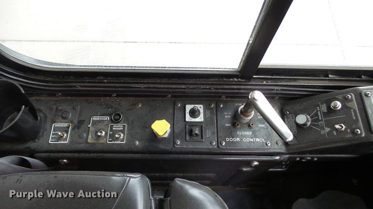 image for item DC3238 2002 Gillig C20B096N4 transit bus