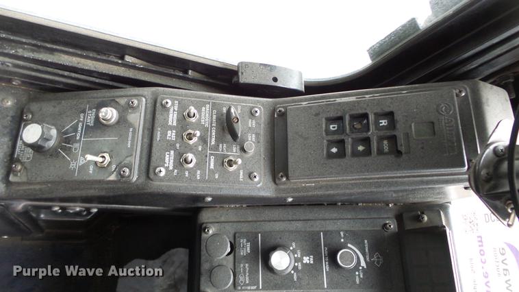 image for item DC3238 2002 Gillig C20B096N4 transit bus