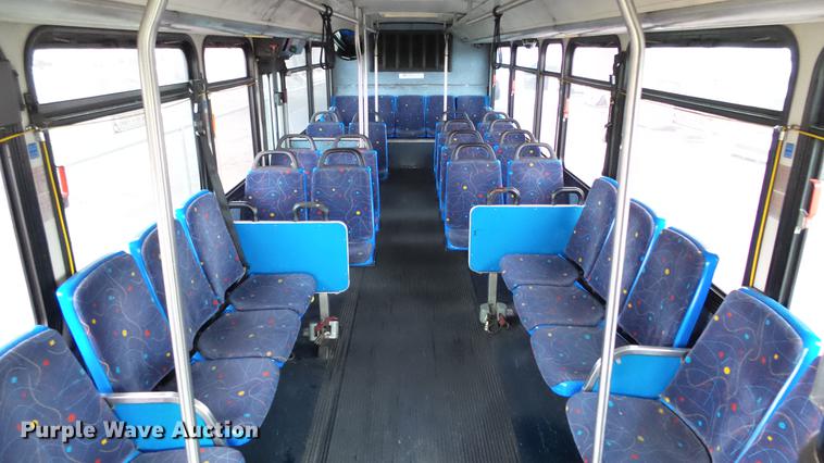 image for item DC3238 2002 Gillig C20B096N4 transit bus