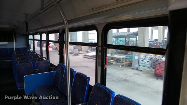 image for item DC3238 2002 Gillig C20B096N4 transit bus