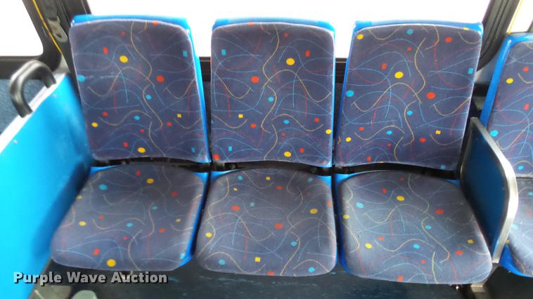 image for item DC3238 2002 Gillig C20B096N4 transit bus