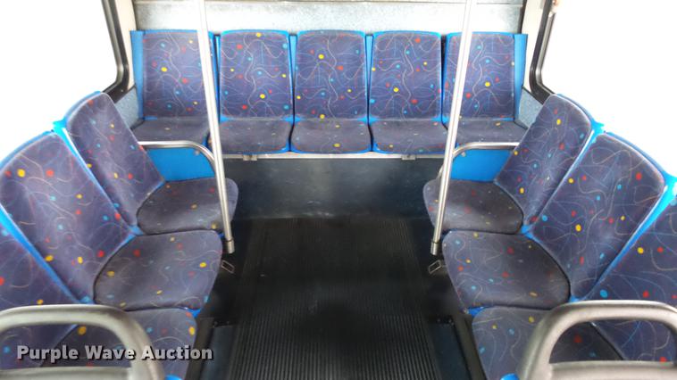 image for item DC3238 2002 Gillig C20B096N4 transit bus