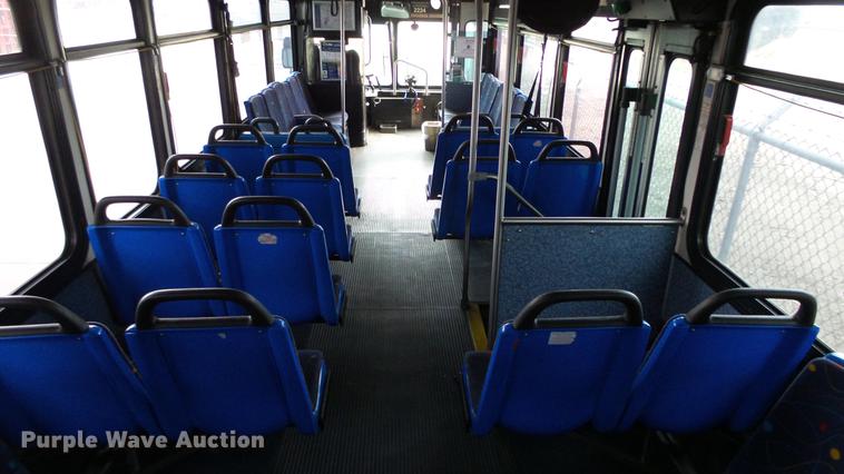 image for item DC3238 2002 Gillig C20B096N4 transit bus