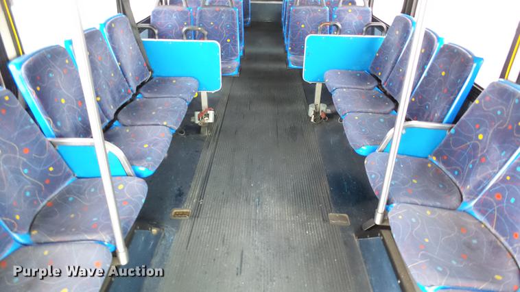 image for item DC3238 2002 Gillig C20B096N4 transit bus