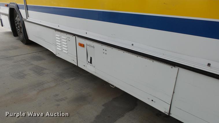 image for item DC3238 2002 Gillig C20B096N4 transit bus