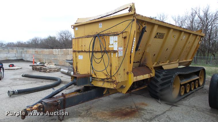 image for item DC3246 Knight 8040 Pro Twin slurry spreader