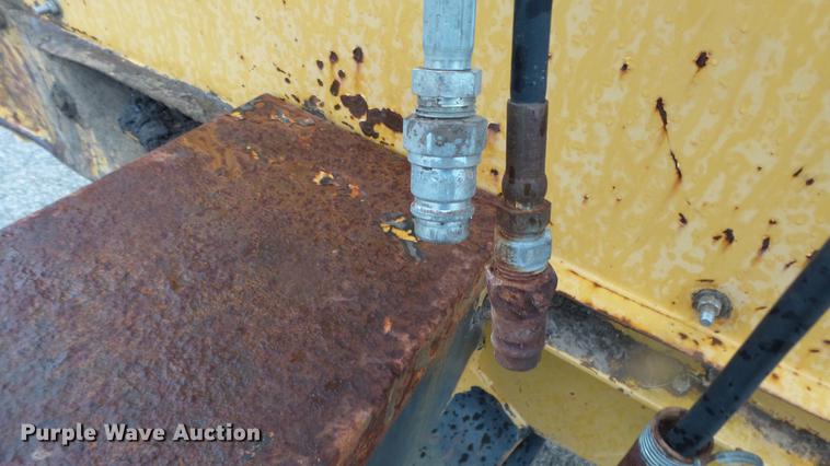 image for item DC3246 Knight 8040 Pro Twin slurry spreader