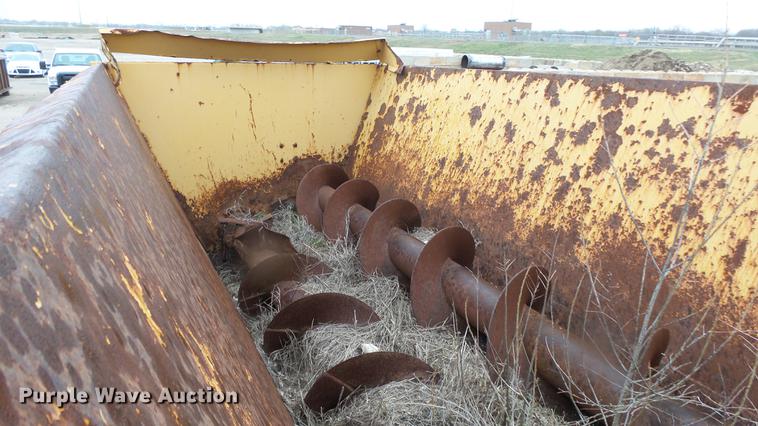 image for item DC3246 Knight 8040 Pro Twin slurry spreader