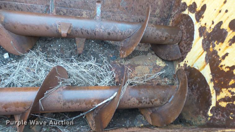 image for item DC3246 Knight 8040 Pro Twin slurry spreader