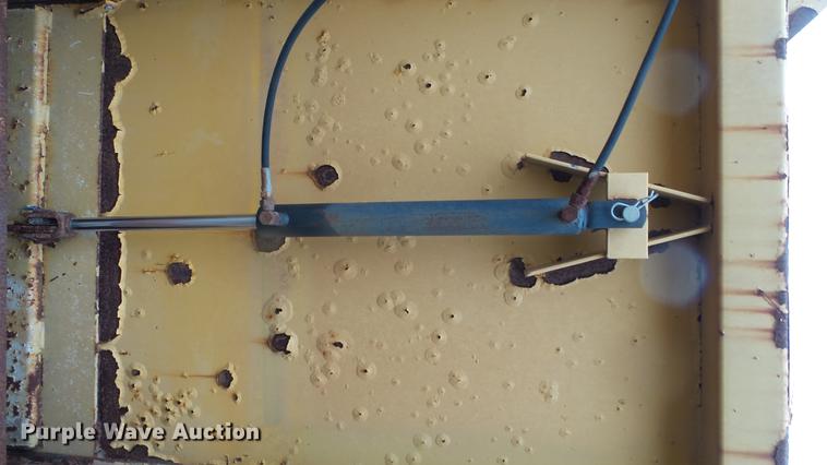 image for item DC3246 Knight 8040 Pro Twin slurry spreader